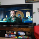 Todo es mejor con Hugo Weaving. Especialmente los televisores.